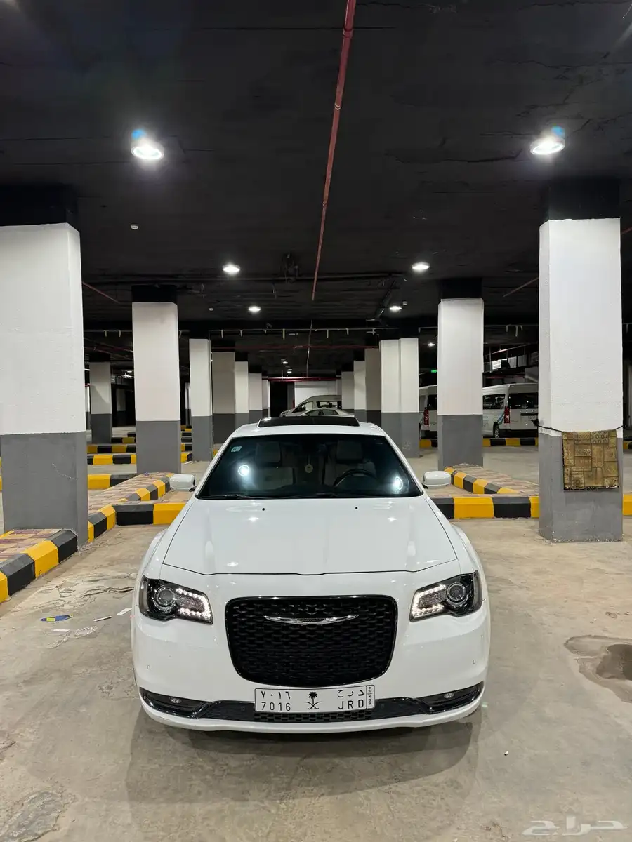 كرايسلر s300 5.7 1