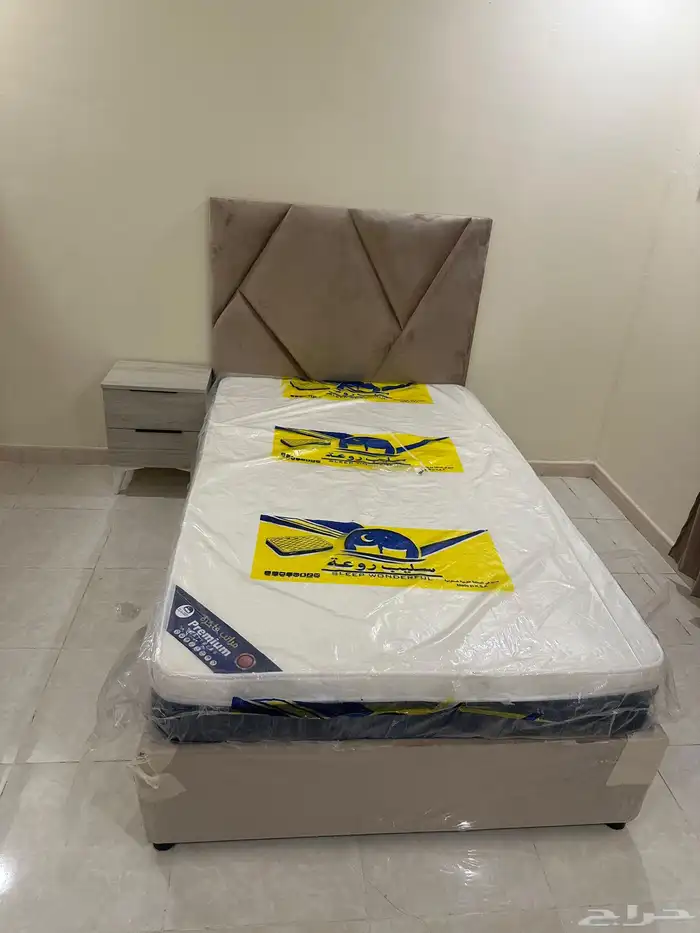 سرير  مراتب  دواليب  تسريحات و أثاث غرفة نوم كامل 49