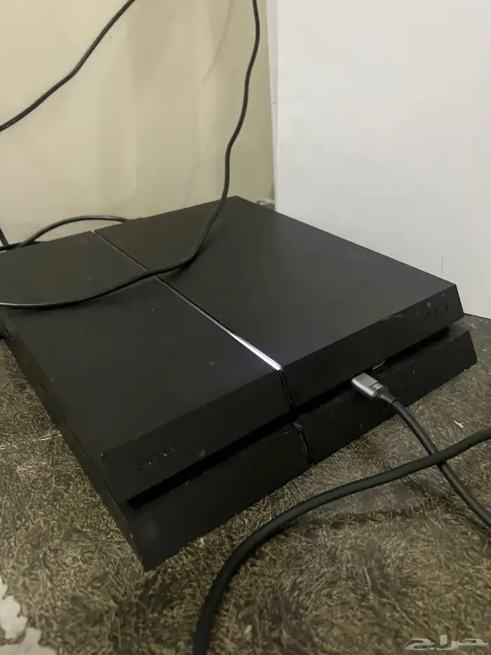 سوني فور ون تيرا مع اغراضه 0