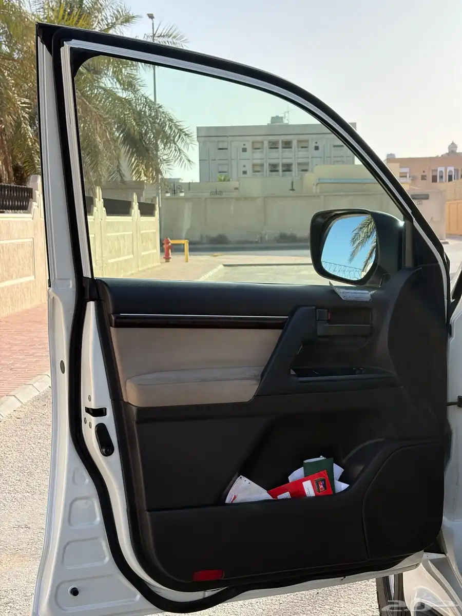 لاندكروزر 9