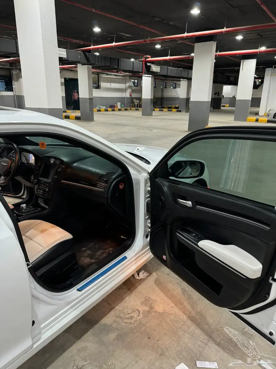 كرايسلر s300 5.7 15