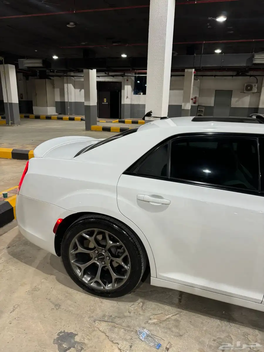 كرايسلر s300 5.7 5