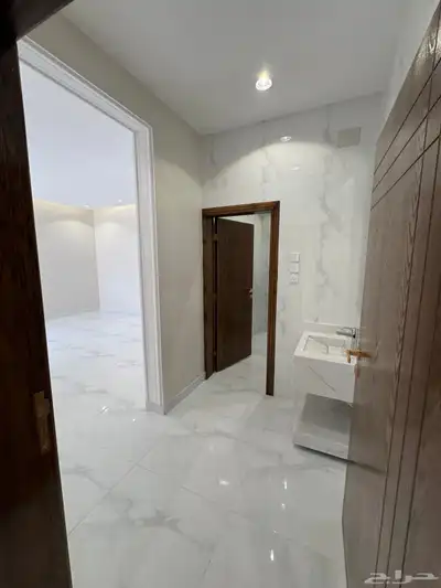 للبيع بالمحاله روف علوي دور ثاني مع ملحق بمدخل سياره 380م 19