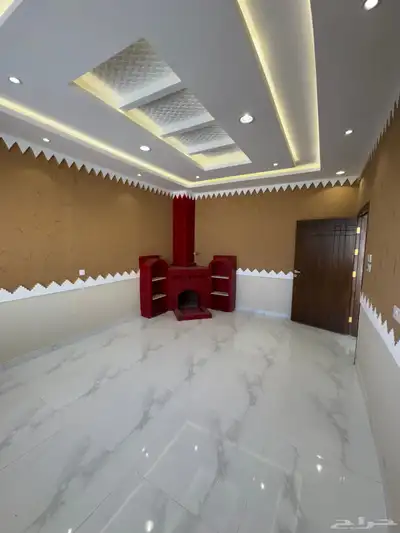 للبيع بالمحاله روف علوي دور ثاني مع ملحق بمدخل سياره 380م 15