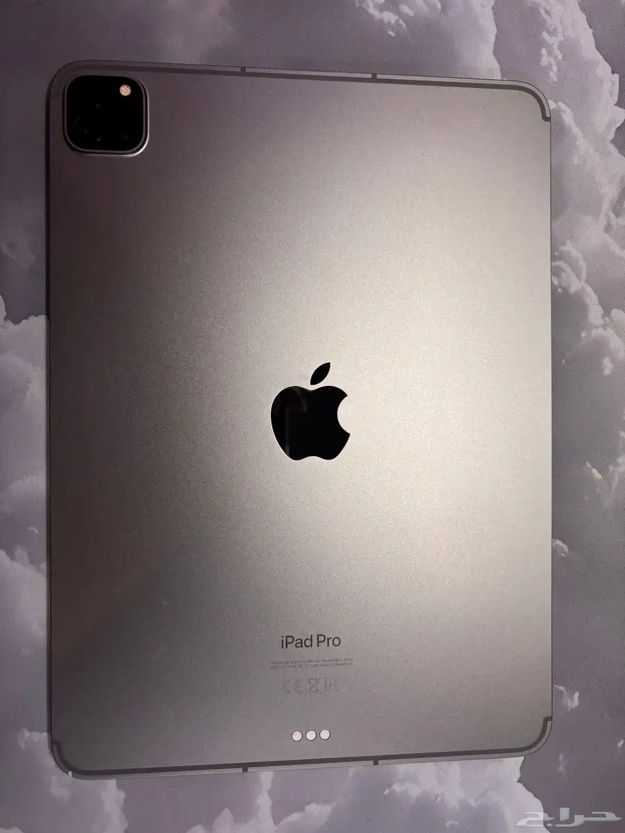 iPad Pro 2022 شريحة   WiFi   256GB   شبه جديد كامل الملحقات 6