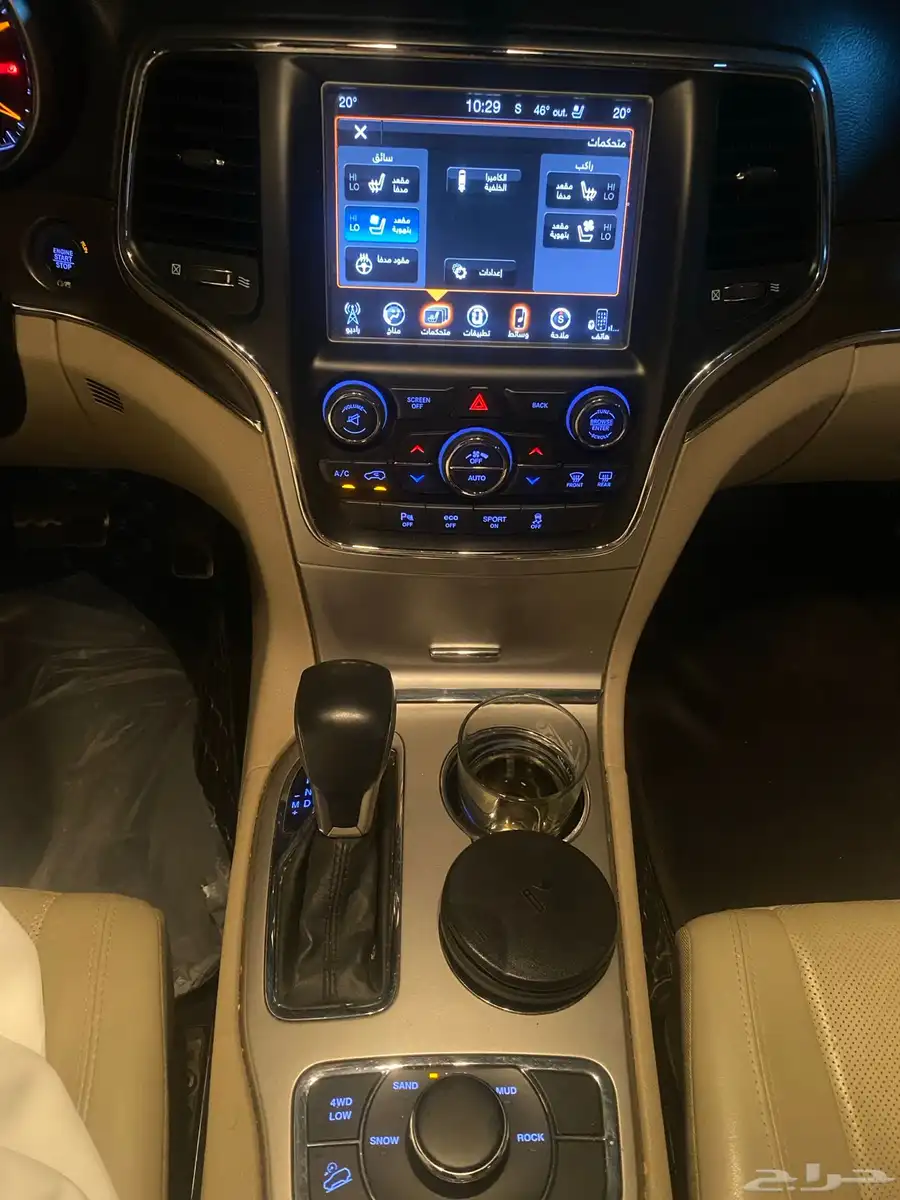 جيب جراند شيروكي 2017 V8 ليميتد 180km 13