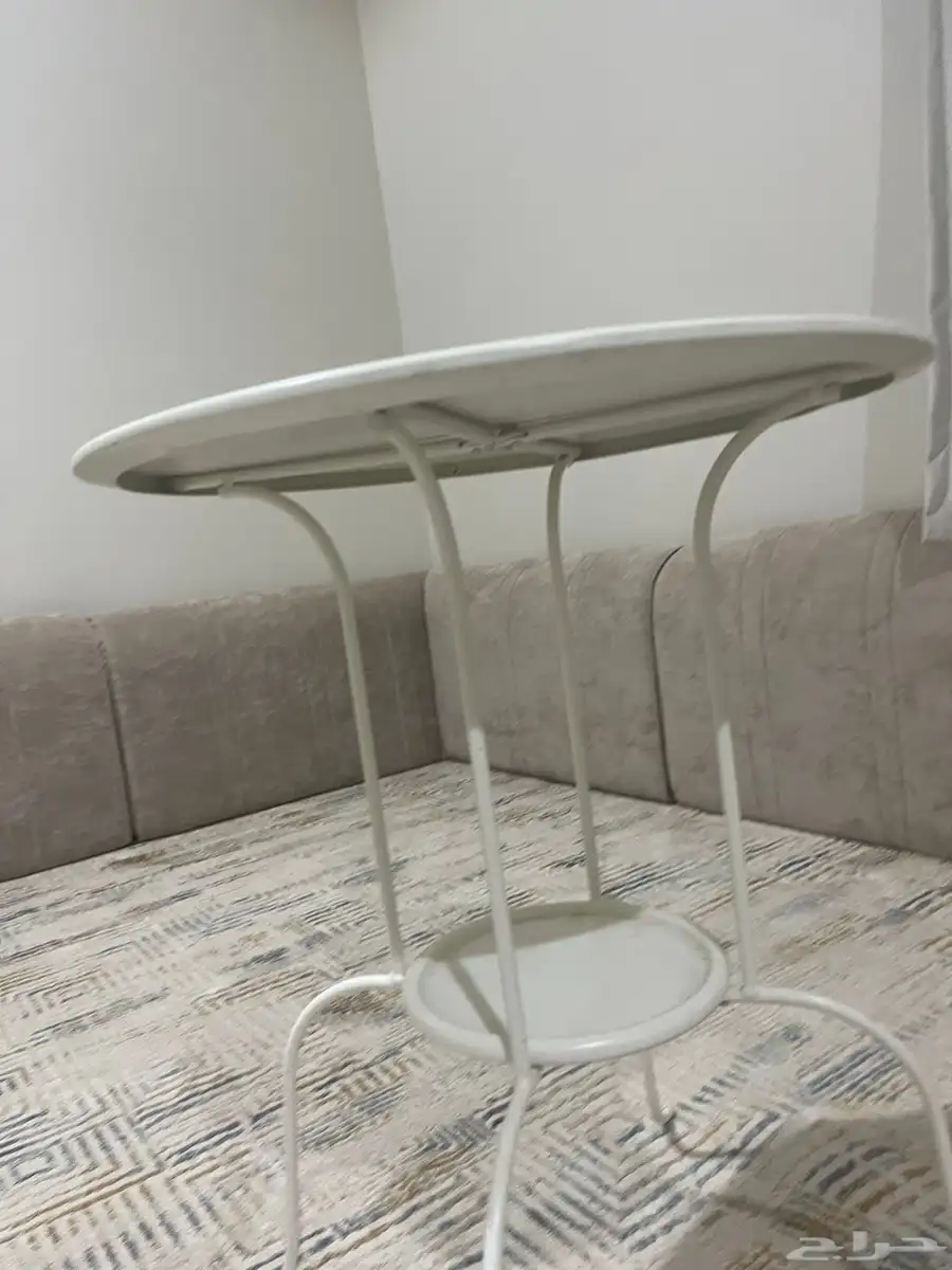 طاولة بيضاء ايكيا 3