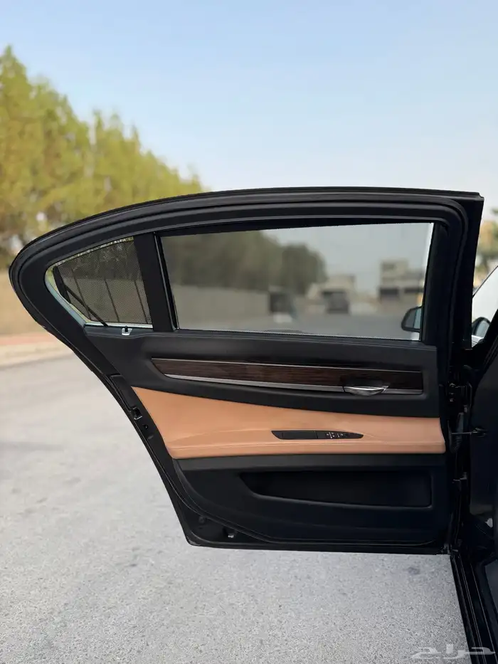 BMW 730Li 2010 18