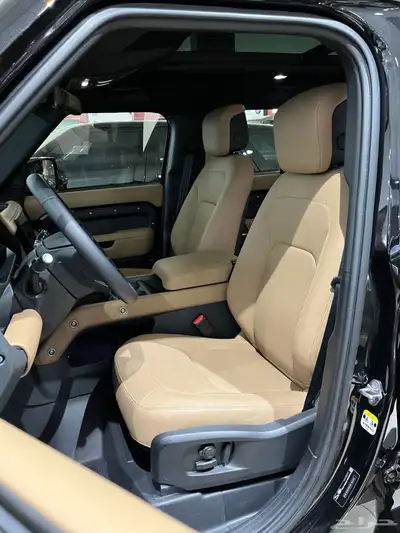 لاند روفر ديفيندر x-dynamic HSE P400 2025 11