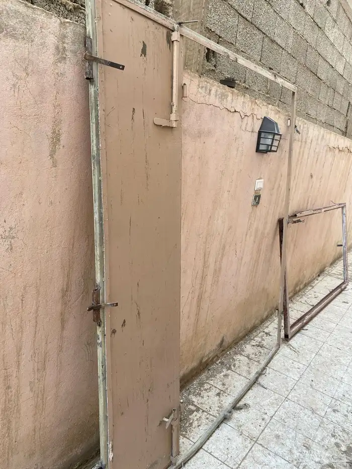 باب حديد تطبيق 0