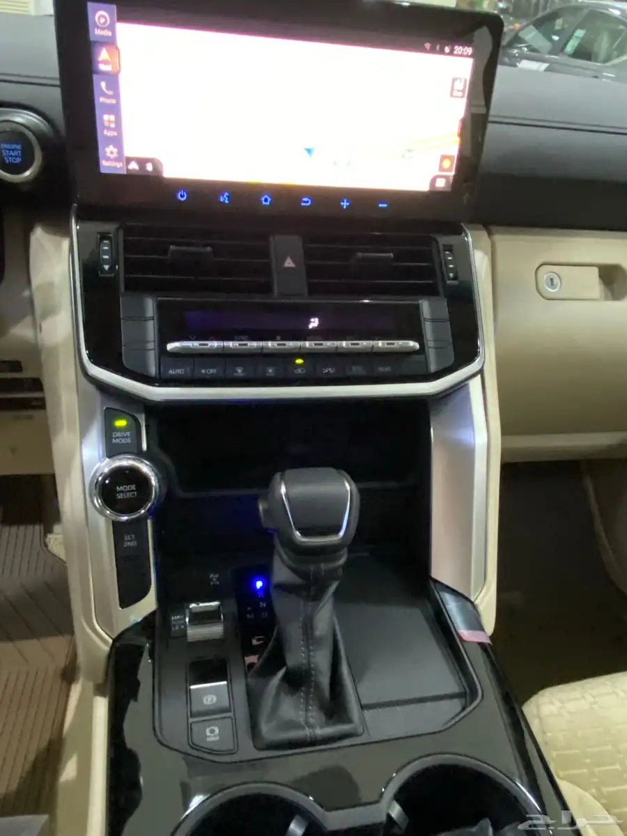 تويوتا لاندكروزر GXR2 بنزين 2024 ممشا 800 كيلو فقط 10