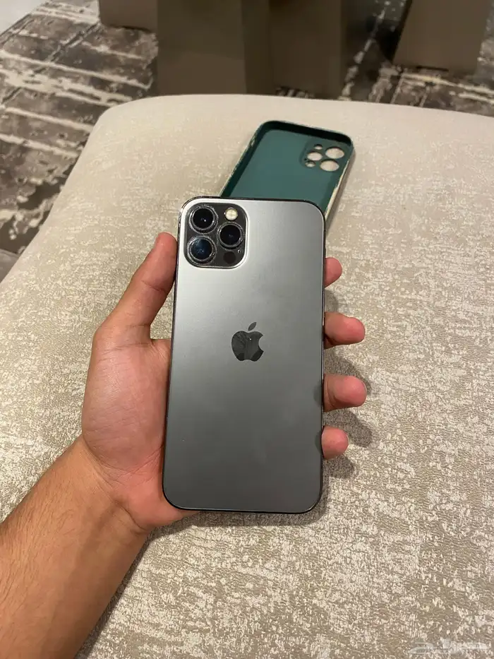 ايفون 12 برو نظيف 0