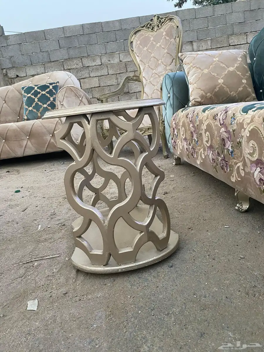 كنب صاله نضيف مع طاولاته 11