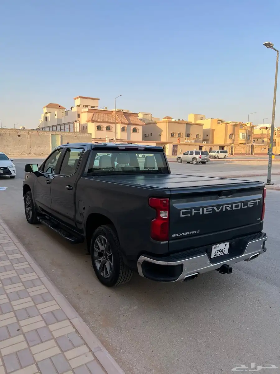 سلفرادو LT لوح دبي 9