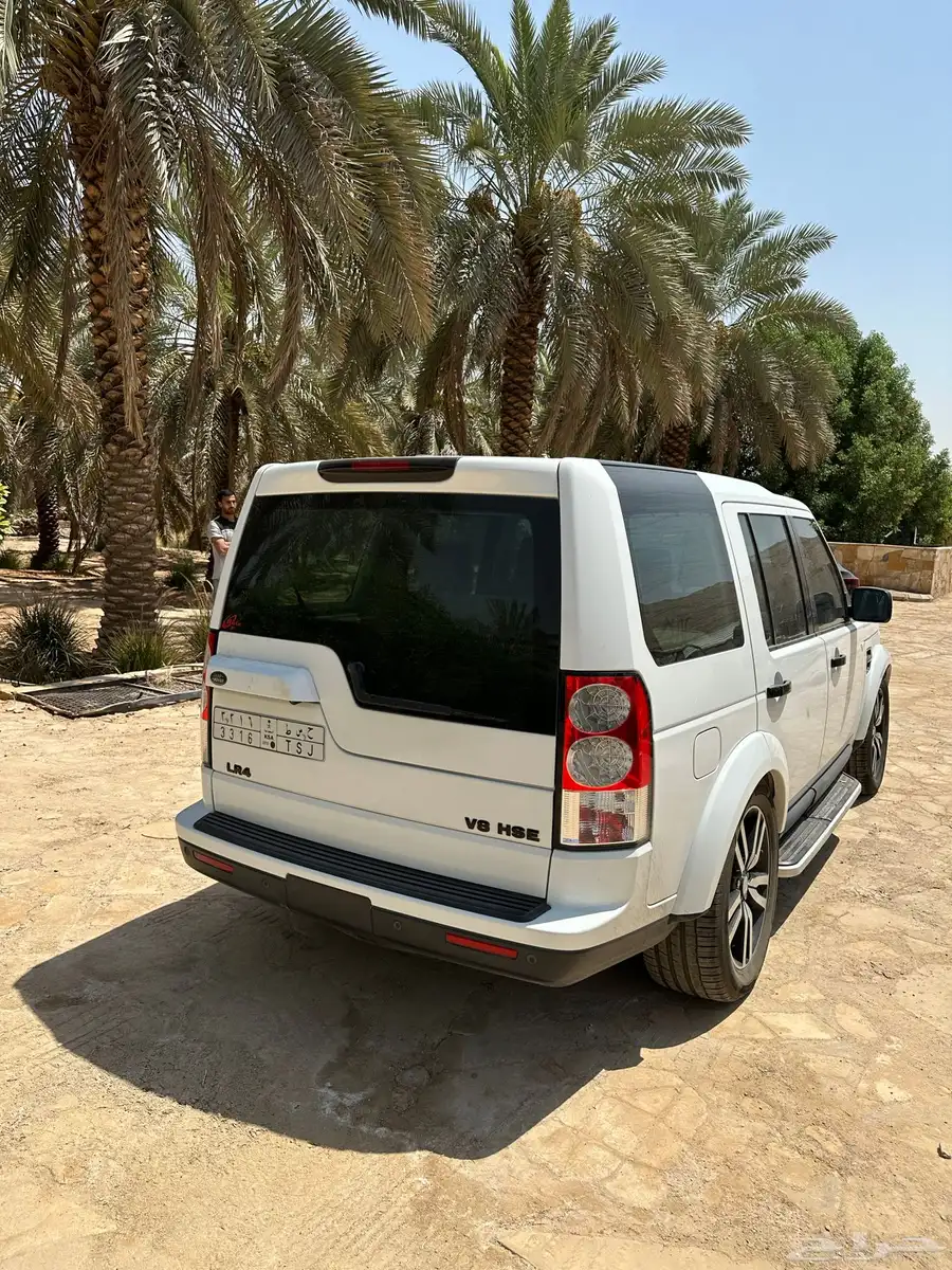 لاندروفر LR4 فل كامل موديل 2013 نظيف ( المكينة خربانة فقط ) 4