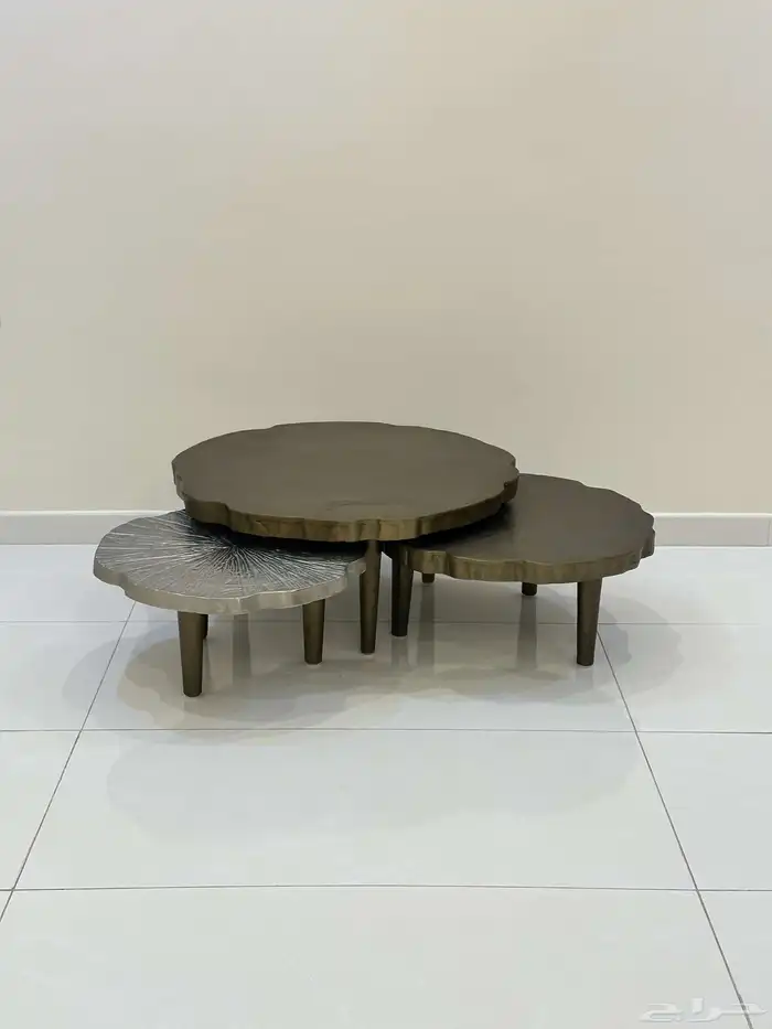 طاولات مع نجف 1