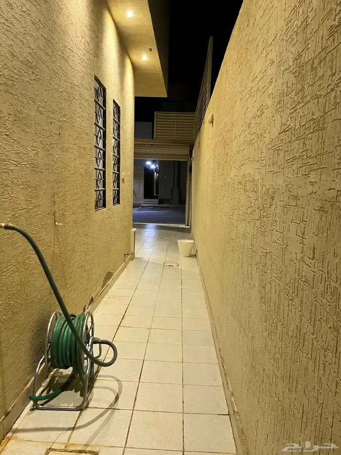 فله للايجار حي البيان 17