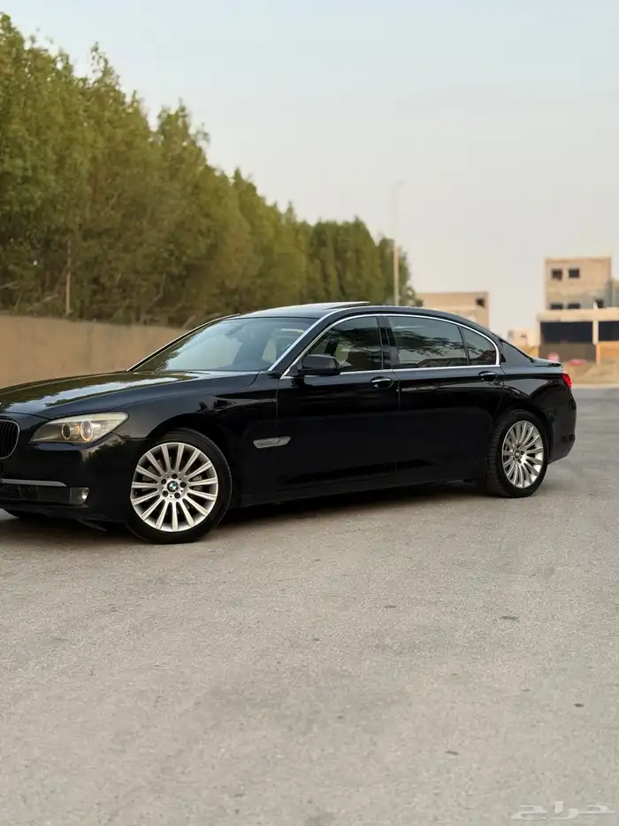 BMW 730Li 2010 36