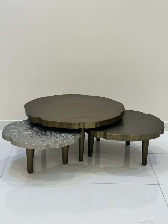 طاولات مع نجف 0
