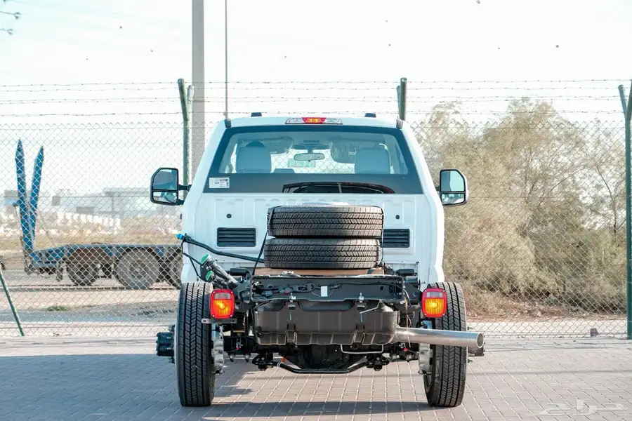 2025 فورد F550 XL 6.7 ديزل جديد اصفار 2