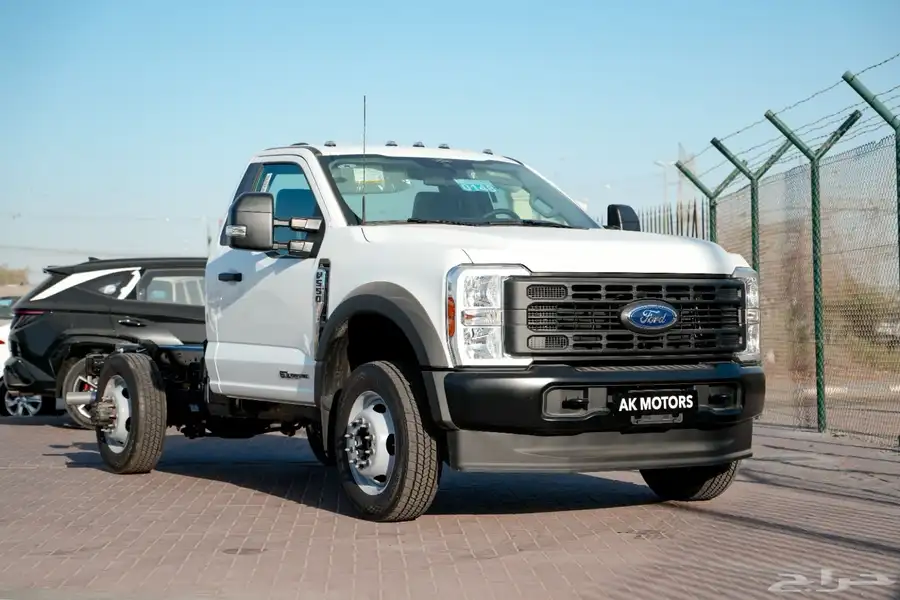 2025 فورد F550 XL 6.7 ديزل جديد اصفار 1