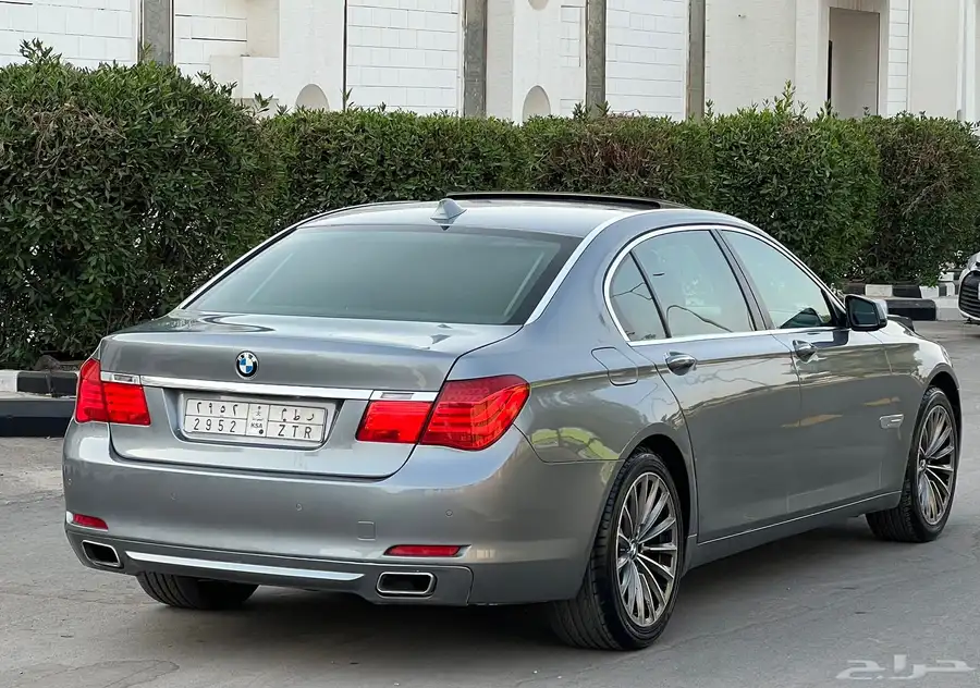 بي ام دبليو 730Li 2010 (بحالة ممتازة) 6