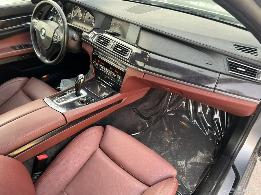 بي ام دبليو 730Li 2010 (بحالة ممتازة) 16
