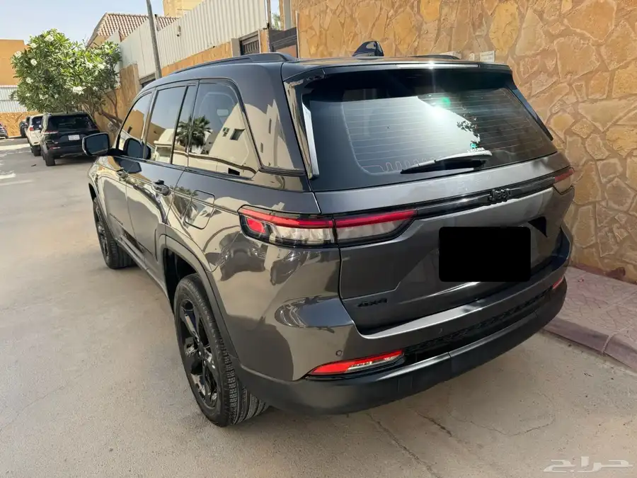 2023 jeep grand Cherokee altitude  black edition 3