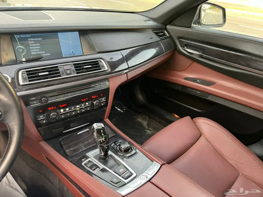 بي ام دبليو 730Li 2010 (بحالة ممتازة) 13