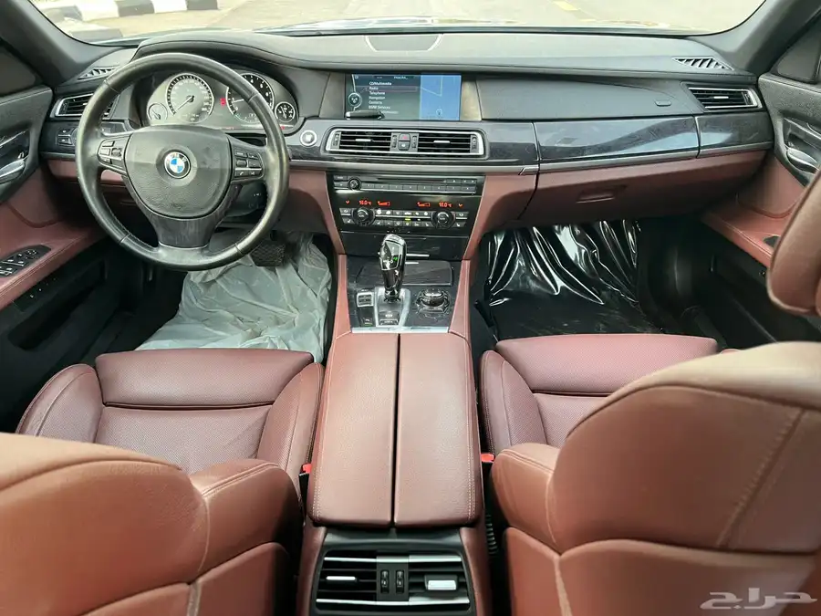 بي ام دبليو 730Li 2010 (بحالة ممتازة) 18