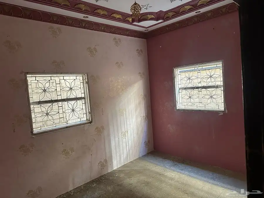 موقع عليه عمارة قديمة القمرية 9