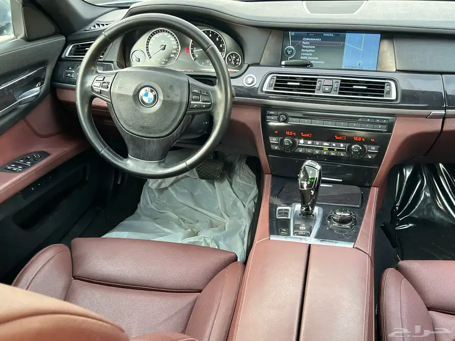 بي ام دبليو 730Li 2010 (بحالة ممتازة) 17