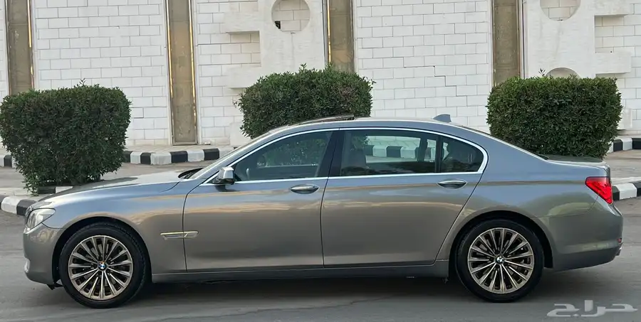 بي ام دبليو 730Li 2010 (بحالة ممتازة) 4