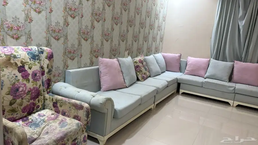 طاوله طعام كراسي وفرن وغساله وغرفه توم 5