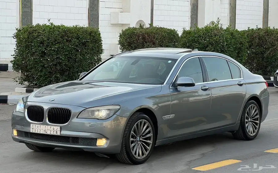 بي ام دبليو 730Li 2010 (بحالة ممتازة) 1