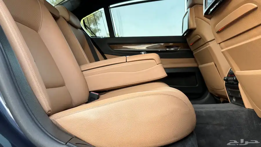 بي ام دبليو 740Li 2010 ( ممشى قليل ) 46