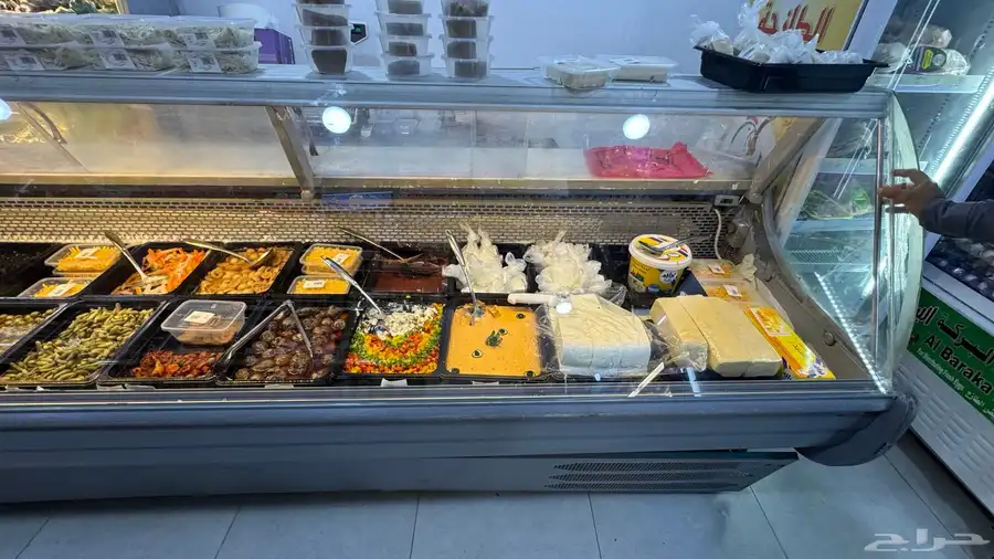 ثلاجة عرض أجبان 0