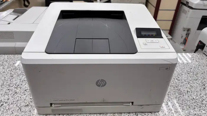 طابعة HP Color LaserJet Pro M252n 1