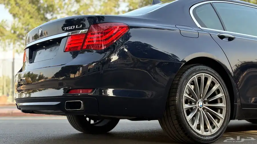 بي ام دبليو 740Li 2010 ( ممشى قليل ) 12