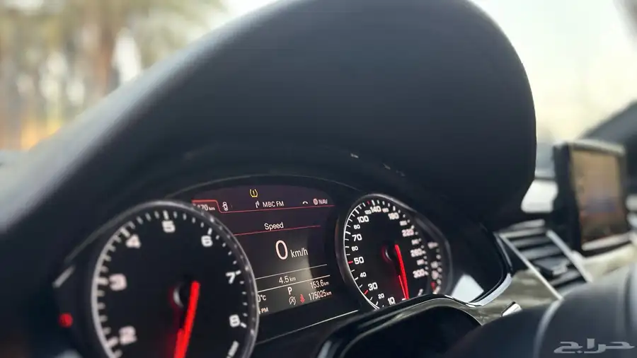 اودي A8L 2016 ( لون مميز ) 27