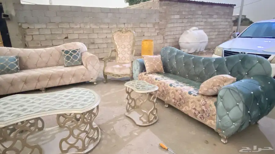 كنب صاله نضيف مع طاولاته 3