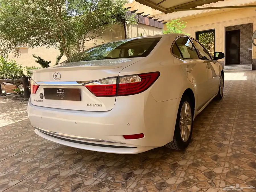 لكزس مديل 2014 حجم 250 ES عبداللطيف جميل AA. 2