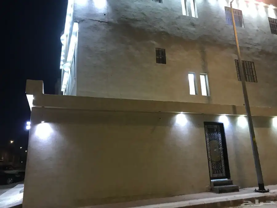فيلا للإيجار درج صالة حي الدار البيضاء 40