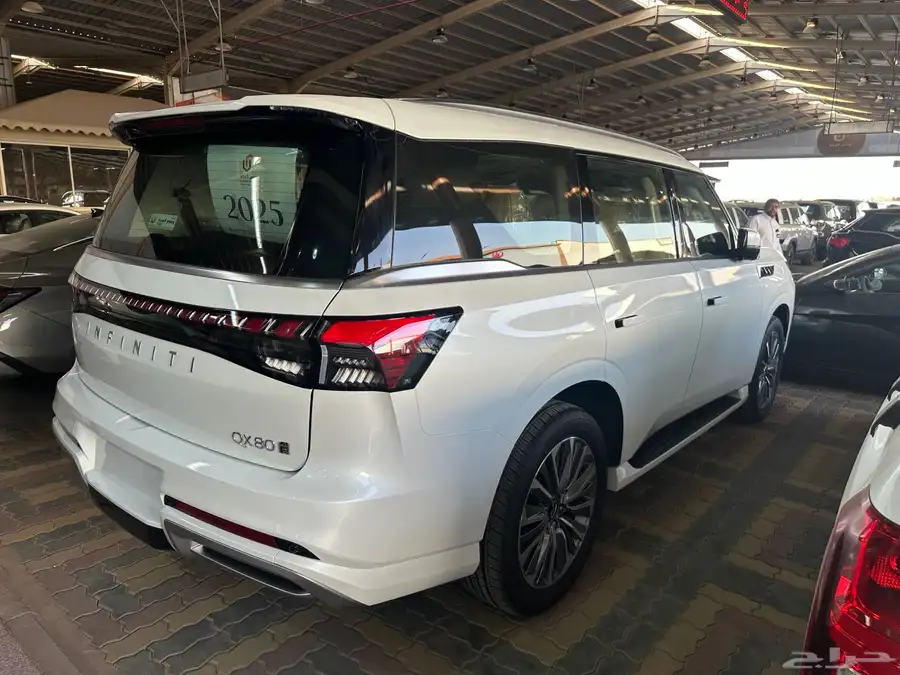 عرض خاص إنفينيتي QX80 SENSORY 8
