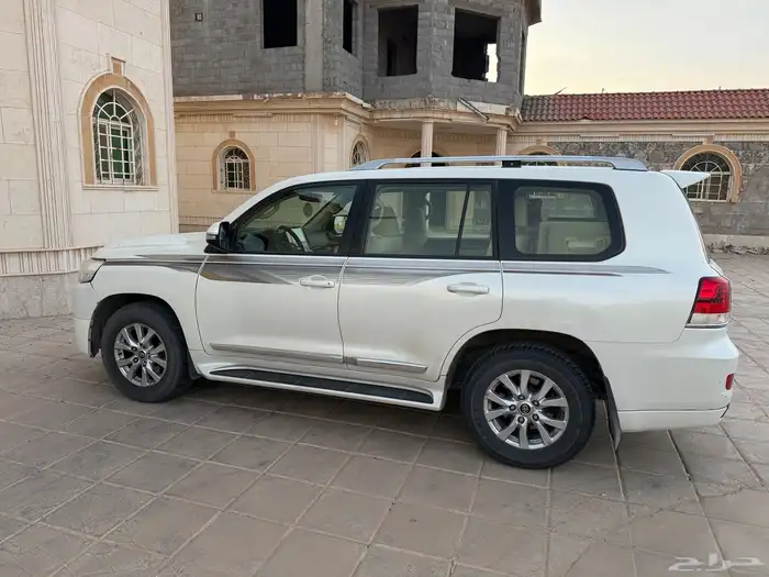 جكسار V8 2016 3