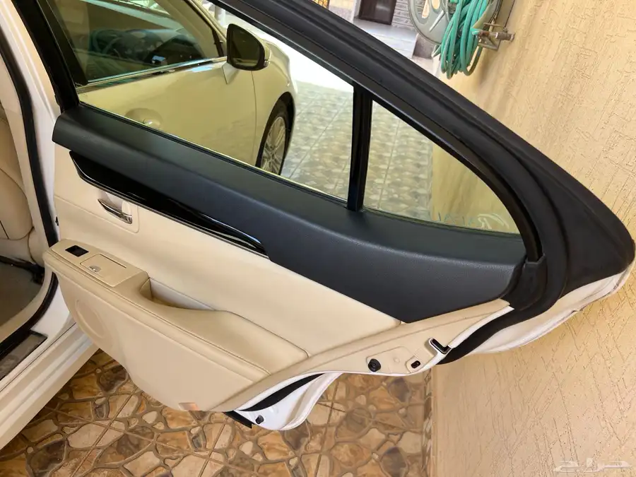 لكزس مديل 2014 حجم 250 ES عبداللطيف جميل AA. 63