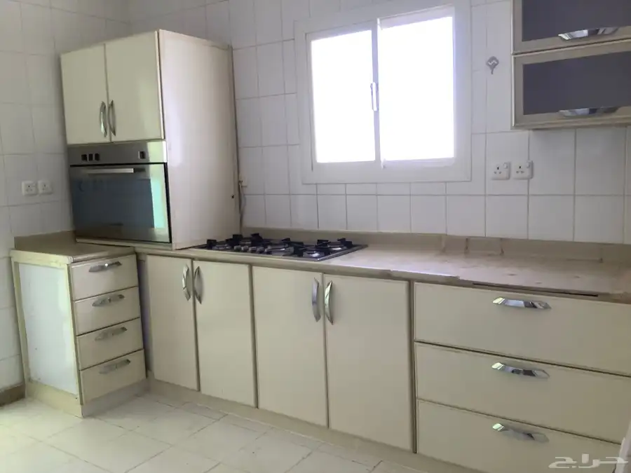 مطبخ بلون سكري فاتح للبيع 5