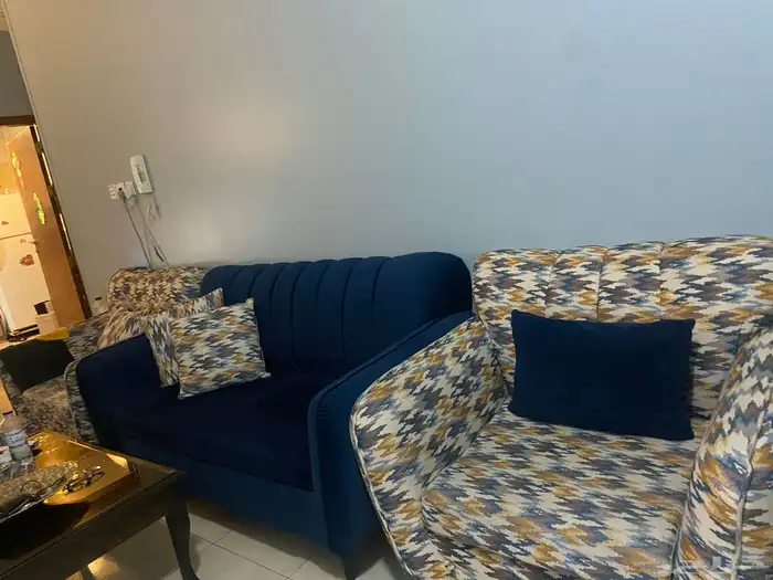 كنب بيت و طاولات خشب 2