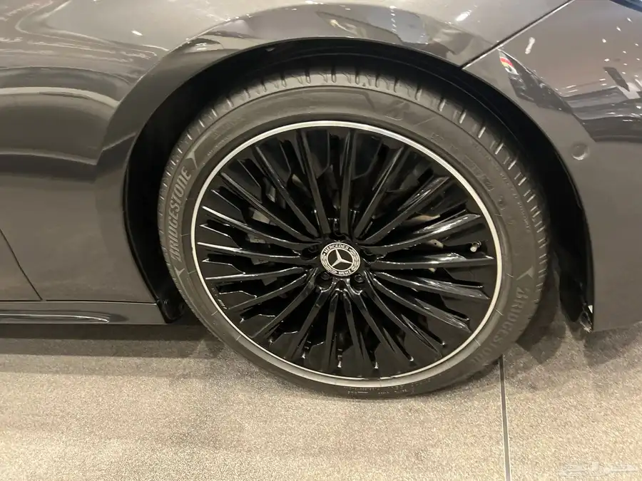 Mercedes-Benz E 300 AMG 14