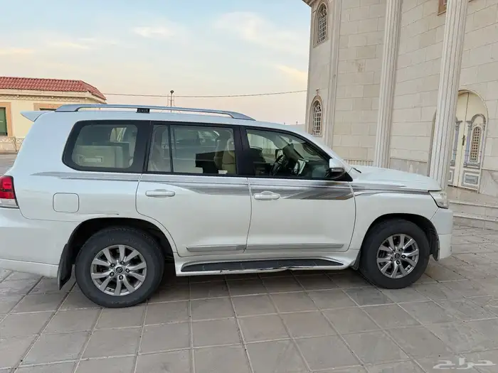 جكسار V8 2016 0